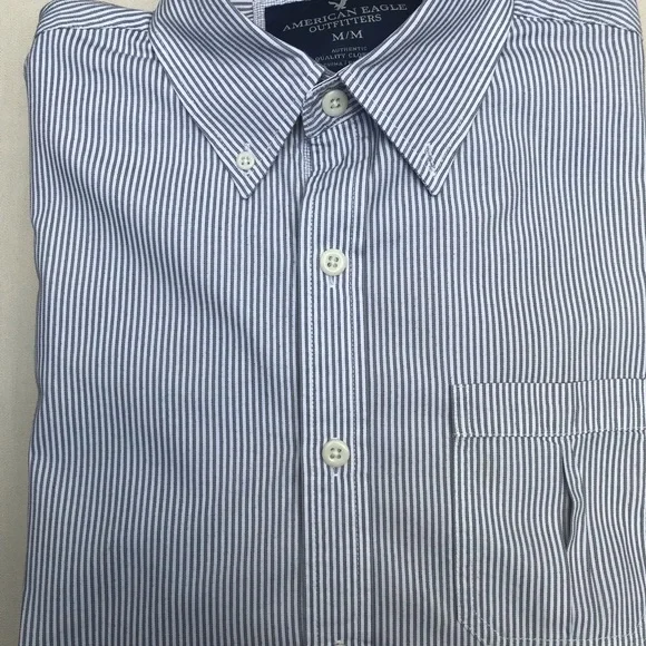 American Eagle Mens L/S casual dress shirt single pocket size Med. 100%  Cotton